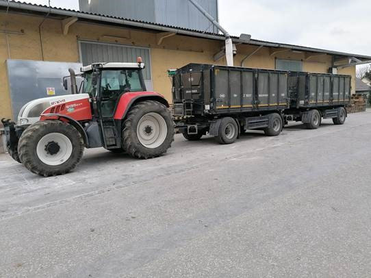 Traktor der Firma Hörtenhuber Agrarhandel